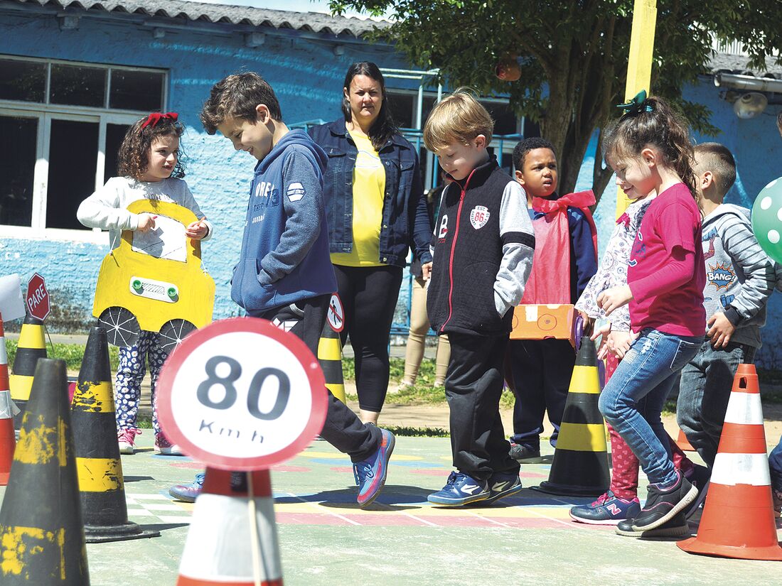 Foto sobre INSTRUTOR DE TRANSITO