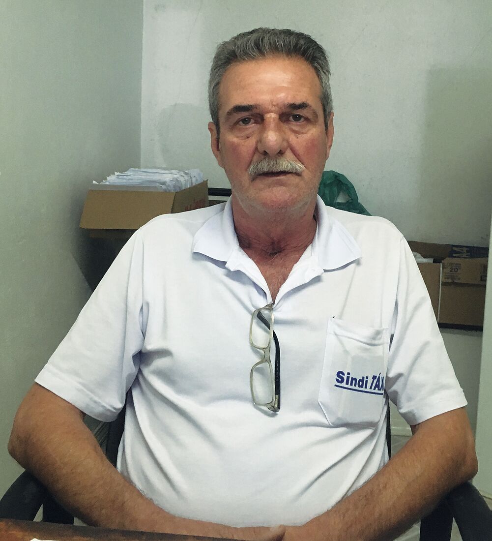 Foto sobre Presidente  Sinditáxi CORRIGIR